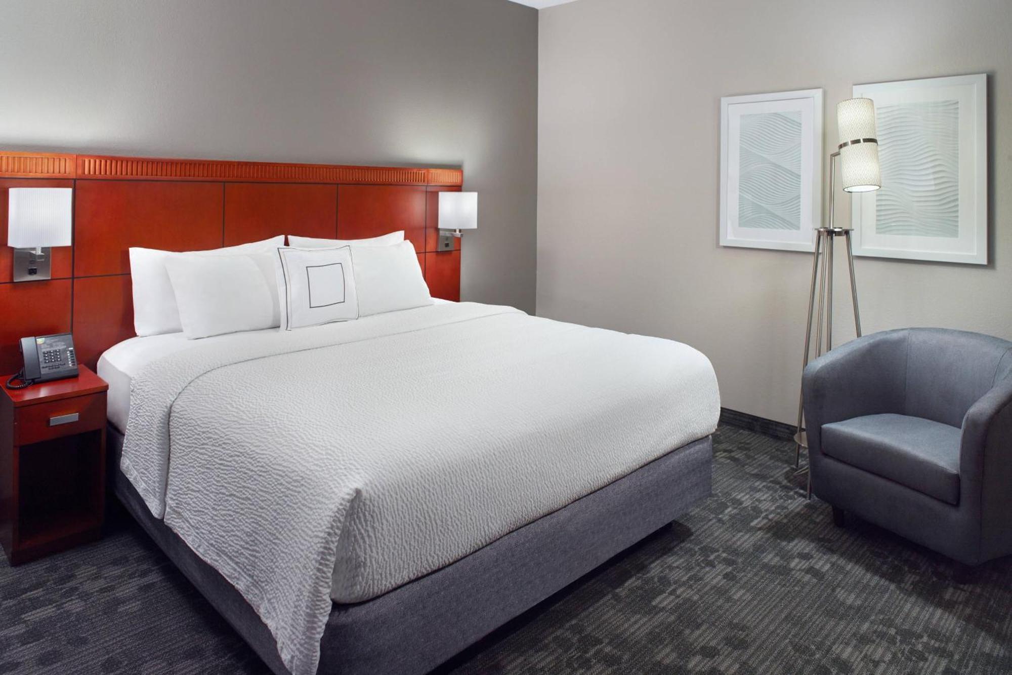 Courtyard By Marriott 그린즈버러 외부 사진